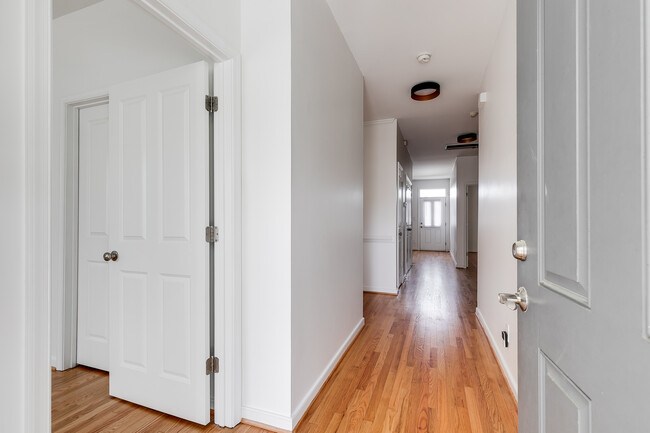 Photo - 121 E 12th St House