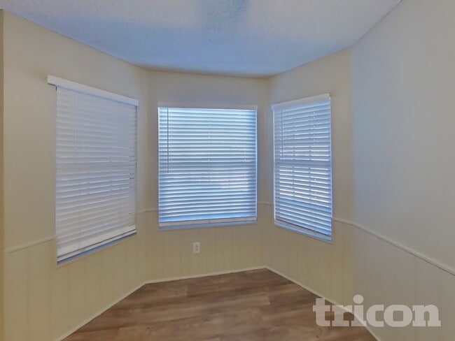 Photo - 528 Dutchman Ave