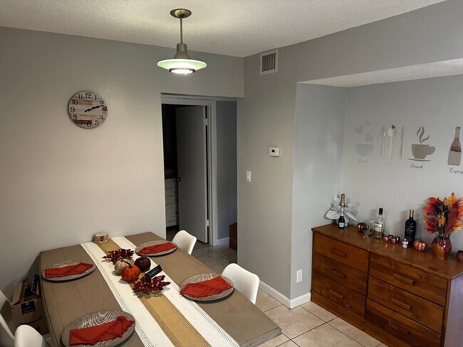 Photo - 450 NW 20th St Unit 209