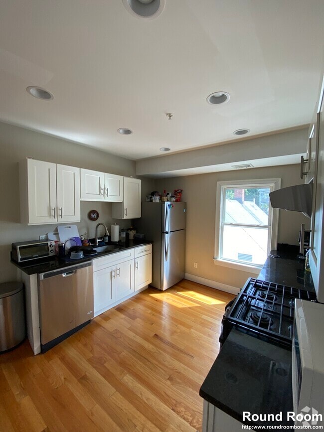 Building Photo - 171 Walnut St Rental