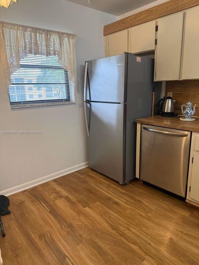 Photo - 2 Briarwood Cir Unit 212