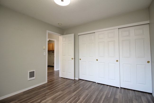 Photo - 7326 N Greeley Ave Unidad 7326