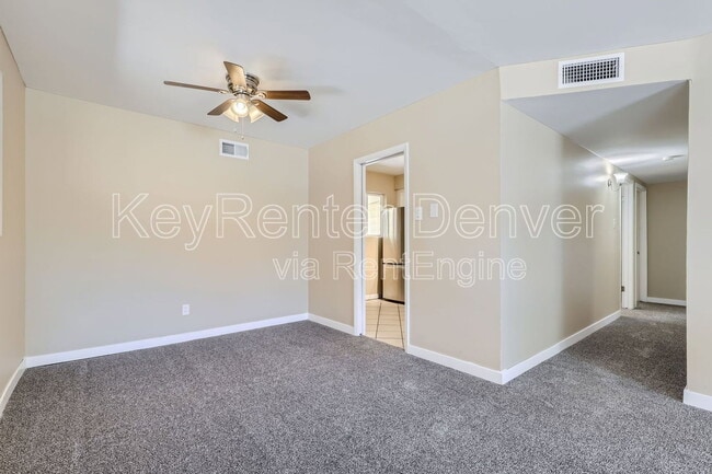 Photo - 991 Vaughn St