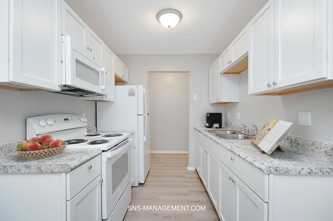 Photo - Savannah Heights Apartments