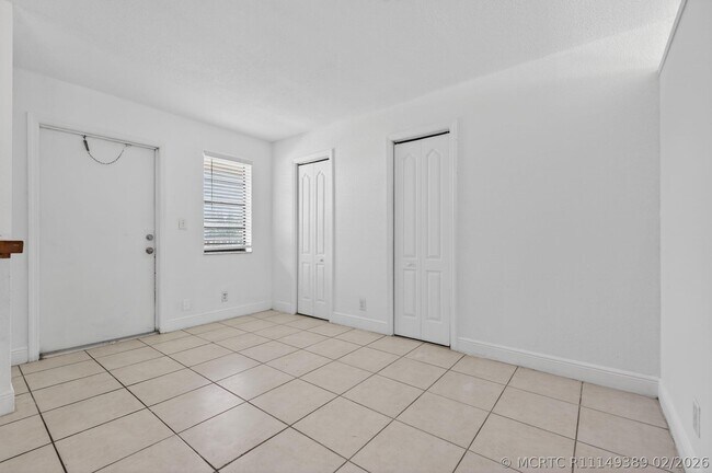 Photo - 4081 N Dixie Hwy Unit 17