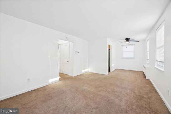 Photo - 206 W Parkway Ave