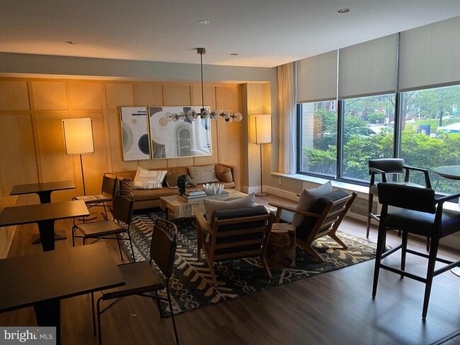 Photo - 2030 F St NW Unidad 108