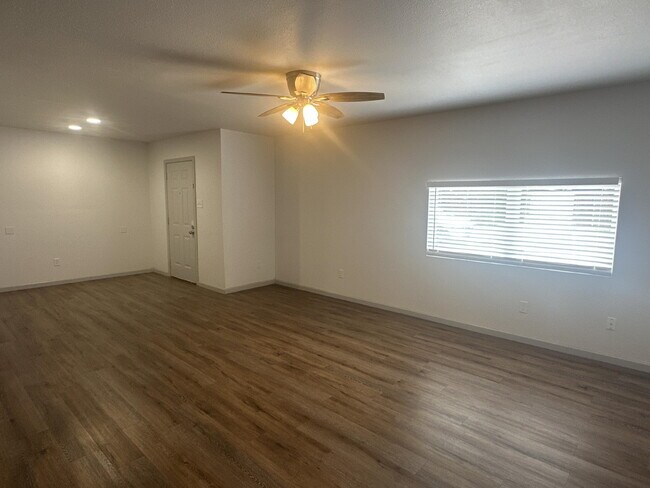 Photo - 4506 Avenue T