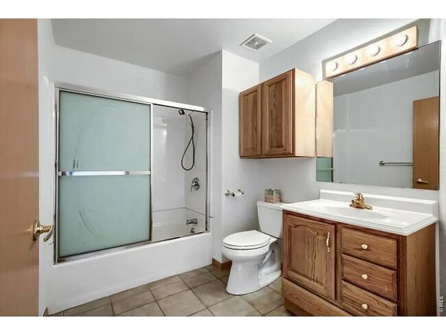 Photo - 557 Trailwood Cir