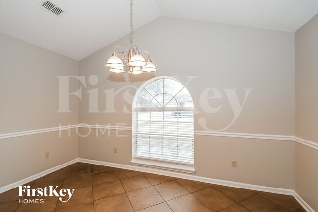 1570 Crabapple Cove Ct N