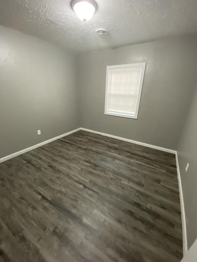 Photo - 1912 Overbrook Dr