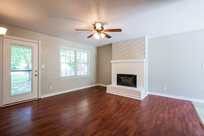 Photo - 155 Sunny Ln