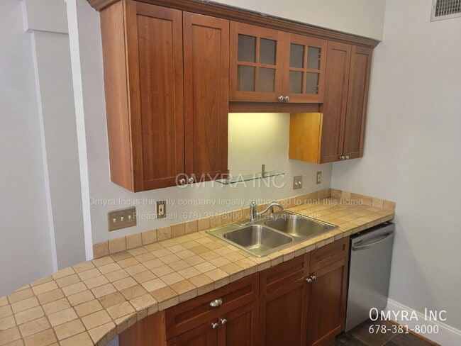 Photo - 908 Juniper St NE Unidad 106