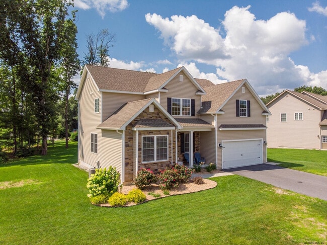 Photo - 106 Balsam Way