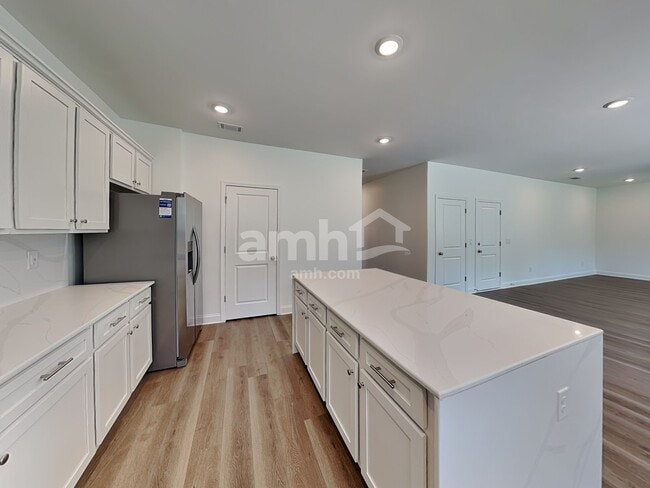 Photo - 108 Punderson Dr