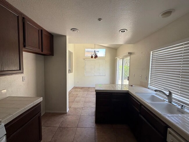 Photo - 7622 Canberra Way