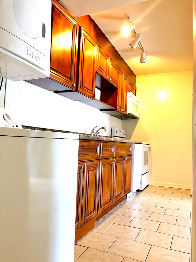 Photo - University Pointe Management