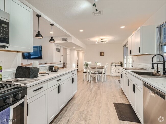 Building Photo - 75 Constitution Ave Rental