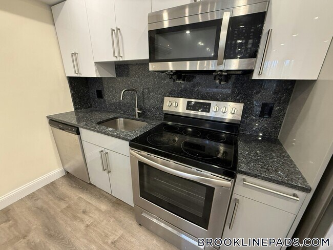 Photo - 1028 Commonwealth Ave Unit 404