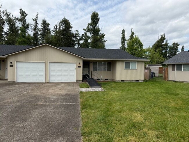 Building Photo - Updated single level 2 bed/1 bath duplex in Thurston!