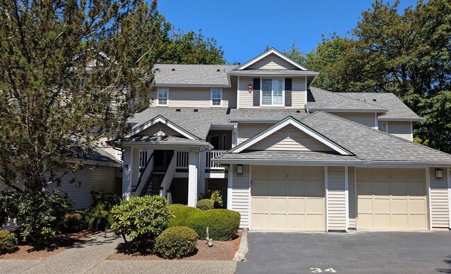 Building Photo - Bothell / Woodinville 2 Bedroom Townhome with Den and AIR-CONDITIONING