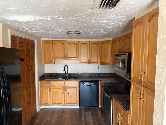 Photo - 2421 Dove Pl