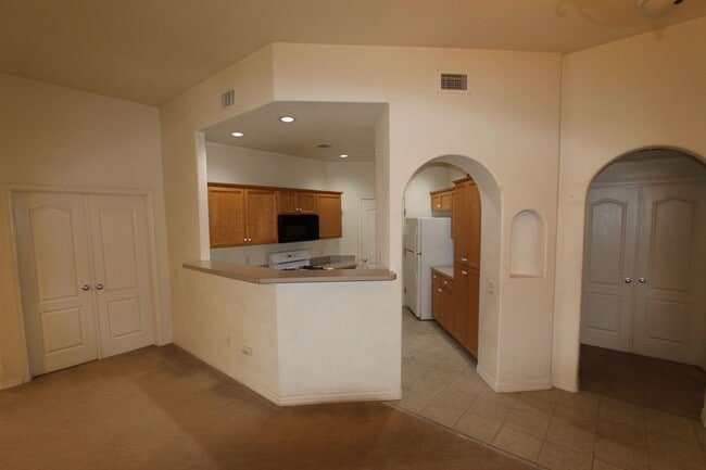 Building Photo - Spacious 2BR Summit Park Condo | Private Balcony + Second-Floor Living Unit 252