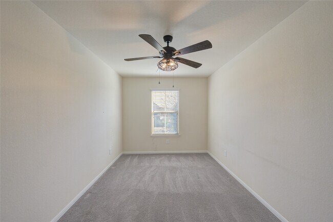 Photo - 8335 Hawthorn Vly Ln