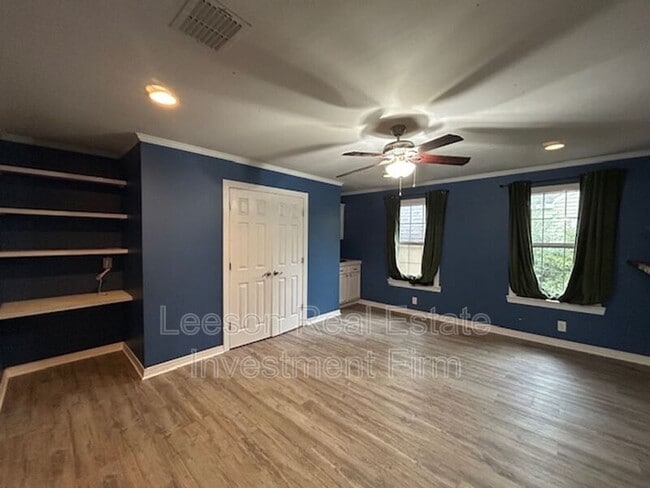 Photo - 3715 Greenway Pl