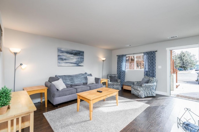 Photo - "Charming 2-Bed Oasis with 988 Sq Ft of Comfort in Cheyenne!"