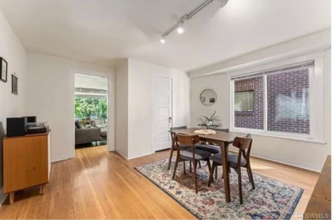 Photo - 1428 Seattle Unit 1