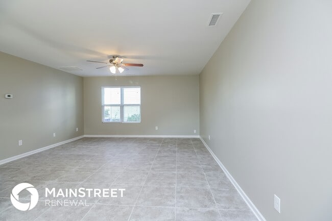 Photo - 301 Collington Dr