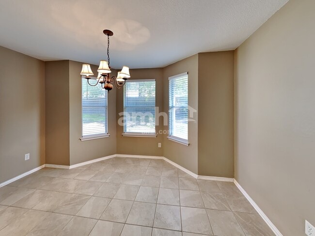 Photo - 3445 Newgate St