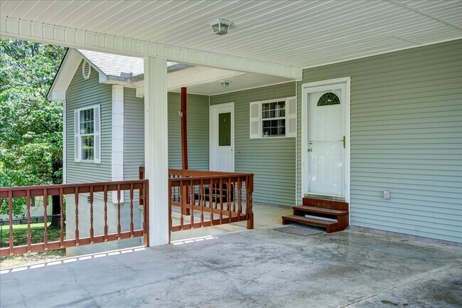 Photo - 328 Cain Rd