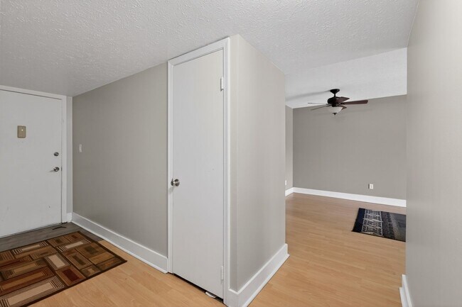 Photo - 726 Zorn Ave