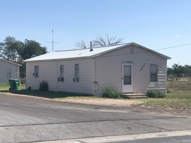 Building Photo - Remodeled 2 bedroom 1 bath Rental