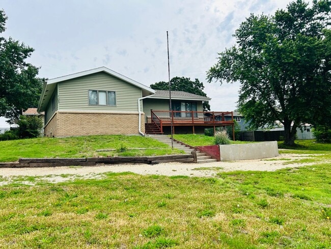 Photo - Beautiful Home, Close to Milford Lake