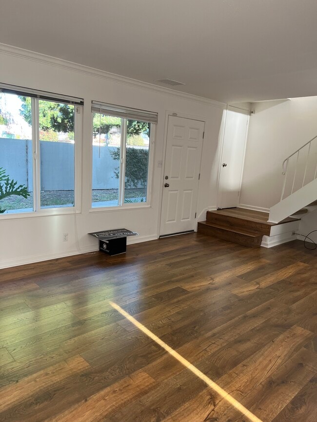 Photo - 2586 Tosca Way