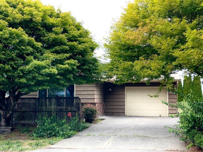 Photo - 2,510 Sq Ft | 5 Bedroom · 3 Bathroom – W/D...