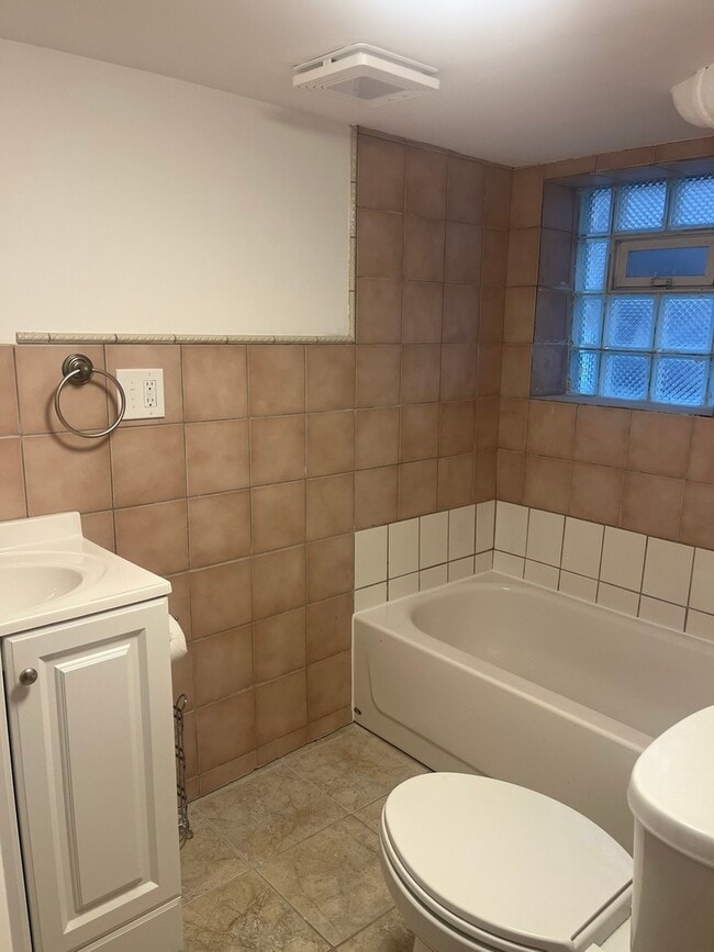 Photo - 3129 N St Louis Ave Unit G