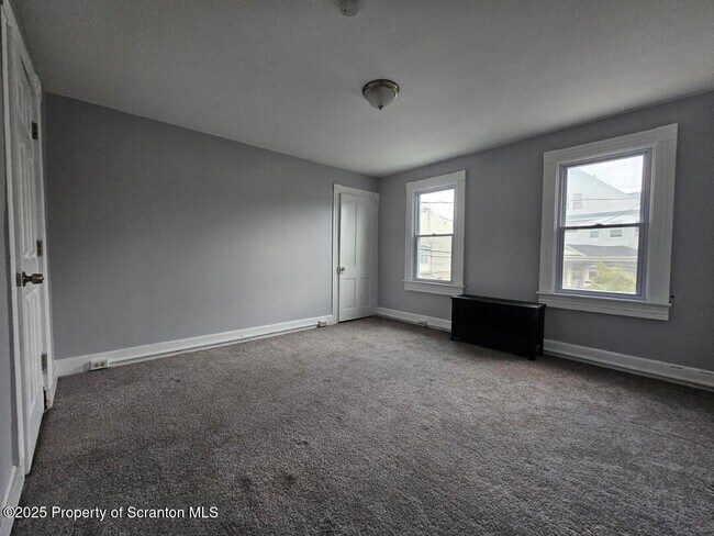 Photo - 922 S Webster Ave