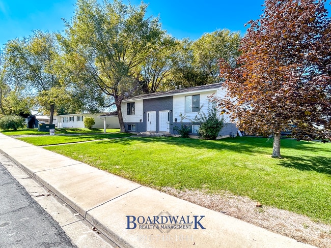 Building Photo - 661/663 N 980 W Unit 661 N 980 W