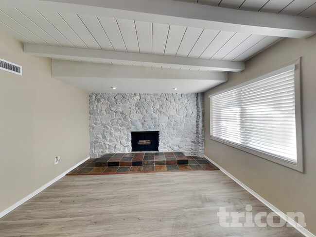 Photo - 1204 Betts St NE