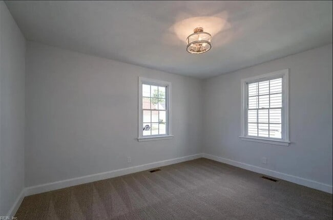 Photo - 4865 Hampshire Ave