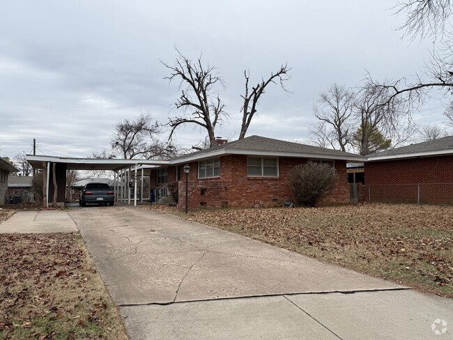 Building Photo - Enjoy your new 2 bedroom , 1 bath home wit...