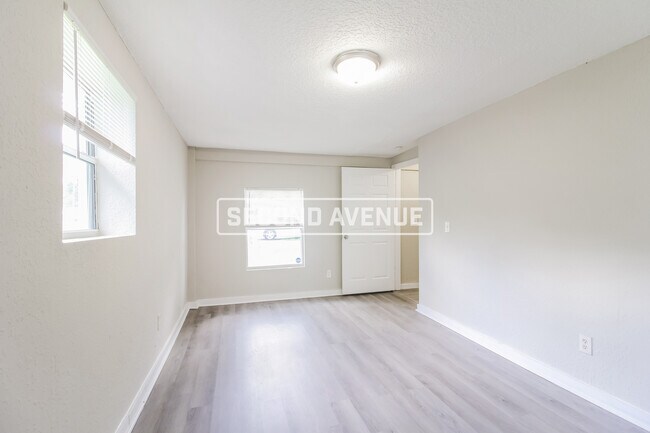 Photo - 2646 Lantana Ave