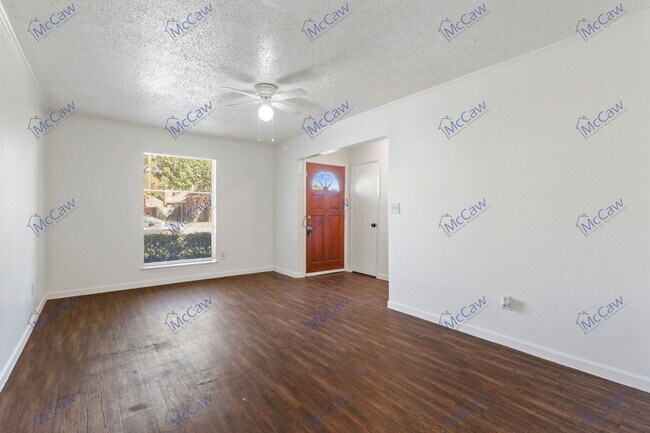 Photo - 3022 Kyle Rd