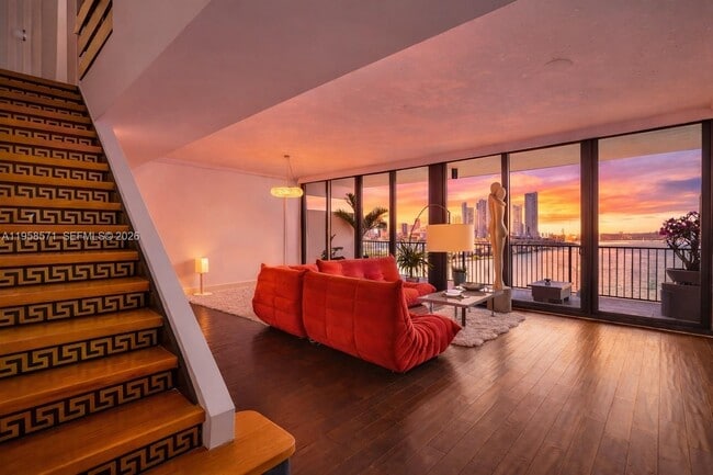 Building Photo - 1000 Venetian Way Unit 1106