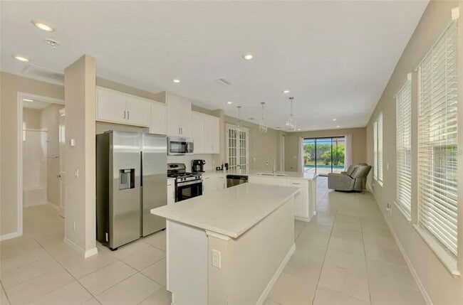 6310 Grandview Hill Ct