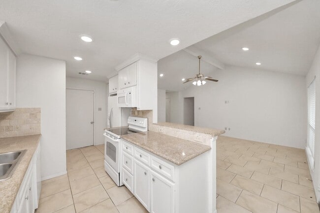 Building Photo - 6019 Spellman Rd